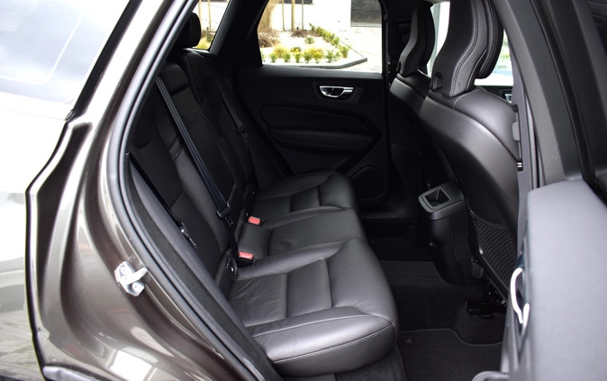 Volvo XC 60 cena 117900 przebieg: 142000, rok produkcji 2020 z Kielce małe 254